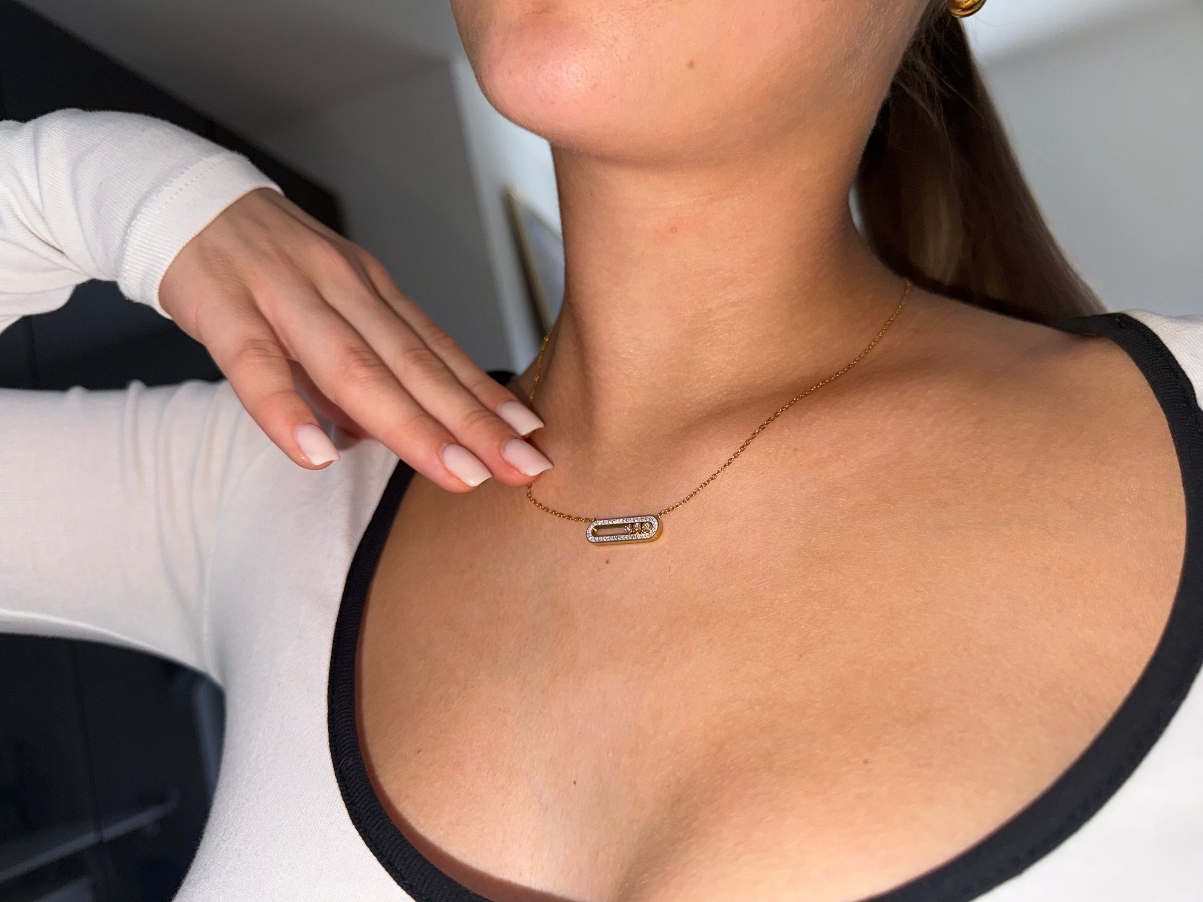 Moving Gem Necklace Gold